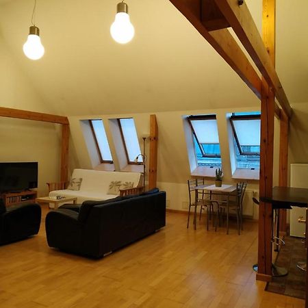 Sunlit Loft Apartment Рига Экстерьер фото
